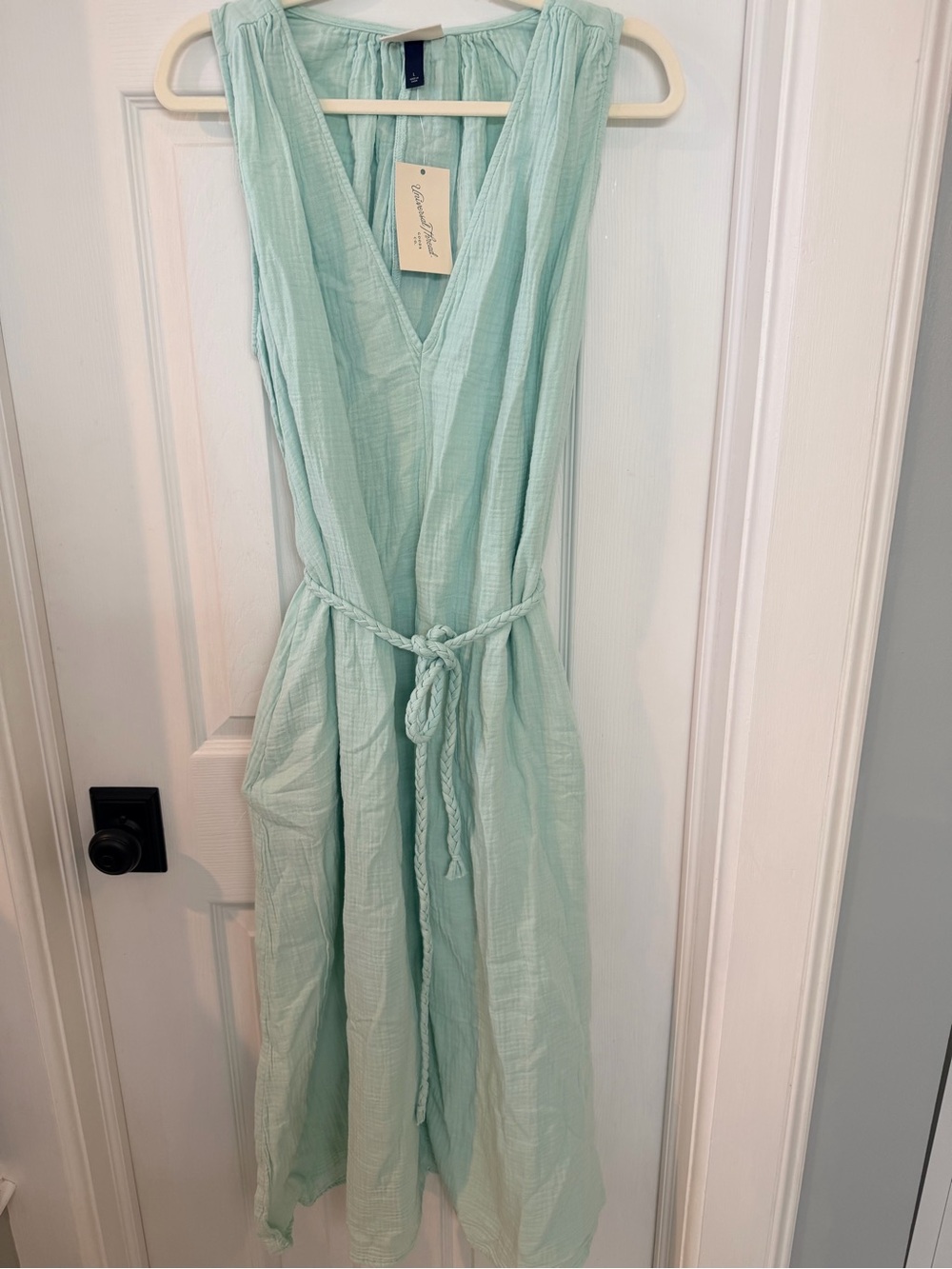 Universal Thread Mint Green V-Neck Sleeveless Maxi Dress with Waist Tie NWT